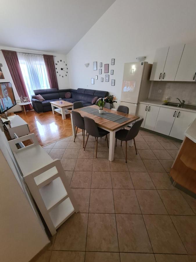 Apartmani Katarina Макарска Екстериор снимка