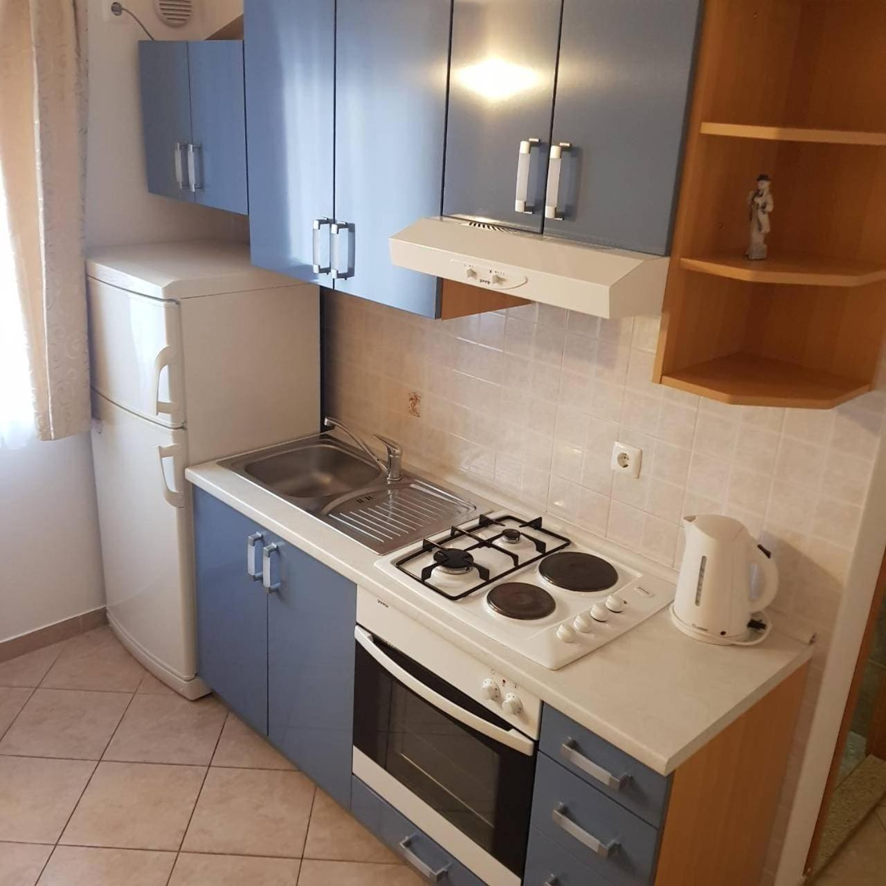 Apartmani Katarina Макарска Стая снимка