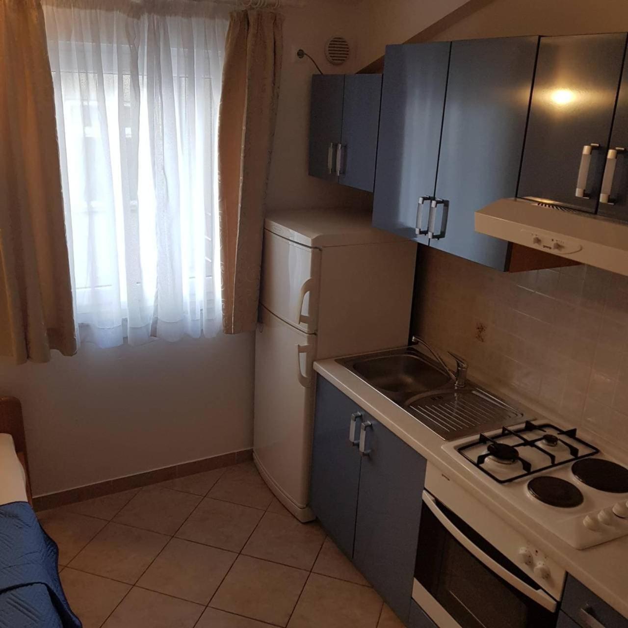 Apartmani Katarina Макарска Стая снимка