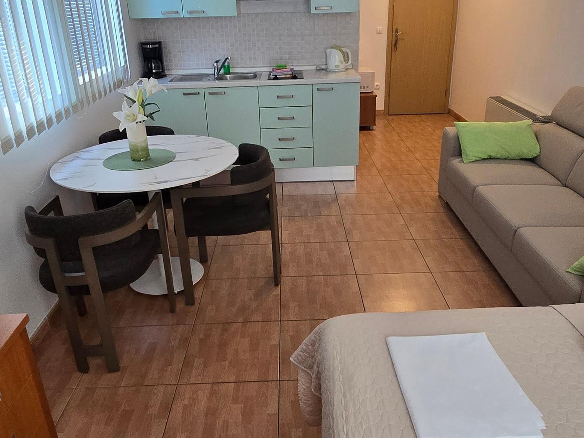 Apartmani Katarina Макарска Екстериор снимка